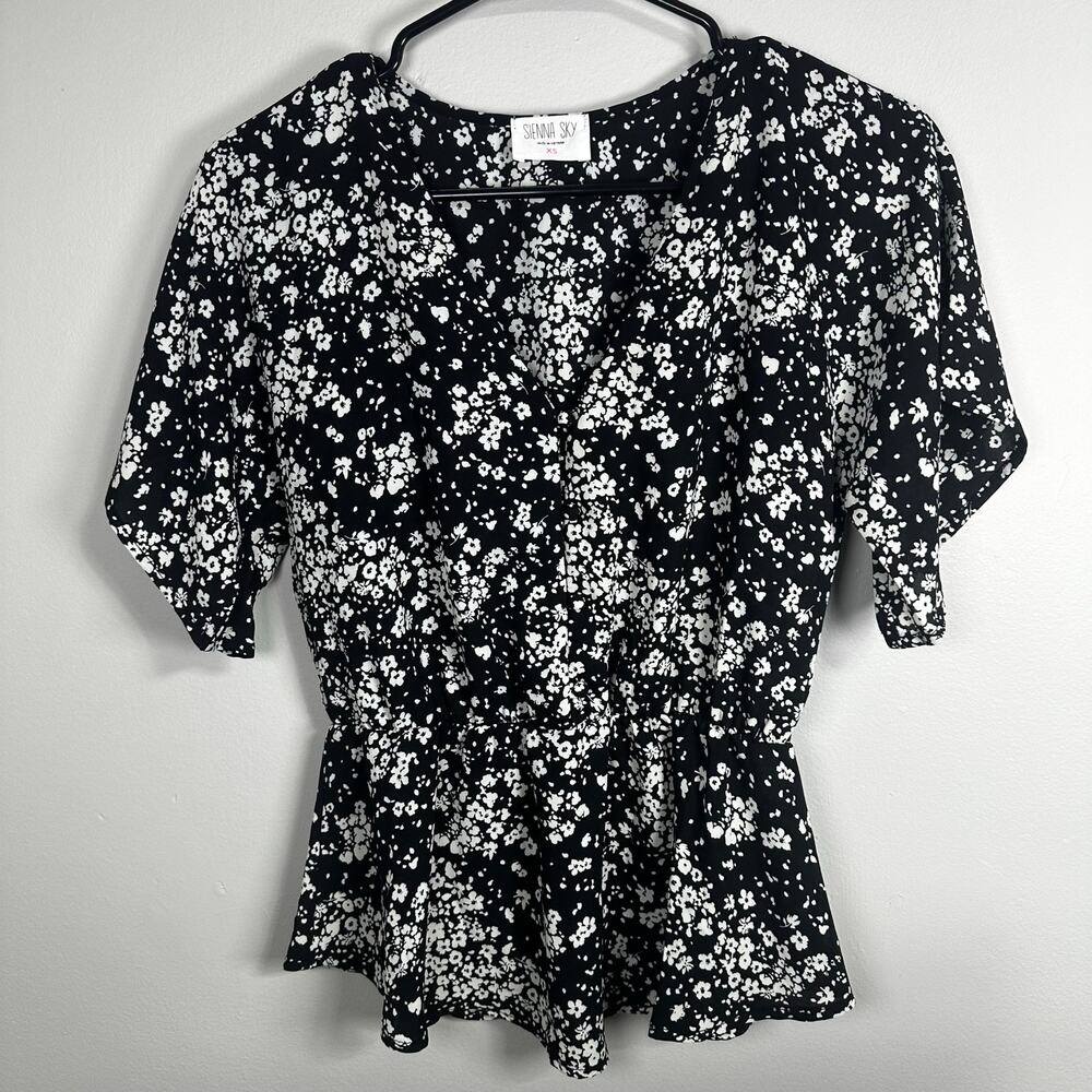 Sienna Sky Short Sleeve Peplum Top XS